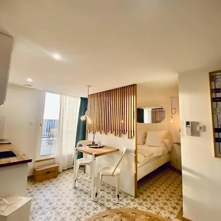 *astoria 7* Rooftop Cosy A